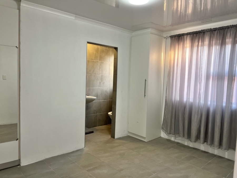 To Let 1 Bedroom Property for Rent in Malibu Village Western Cape